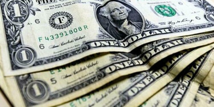 dolar-encerra-ultima-sessao-em-alta,-a-r$-5,79