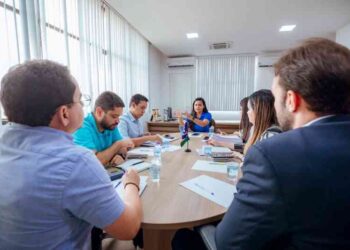prefeita-debora-dialoga-com-secretariado-para-o-fortalecimento-da-administracao-municipal