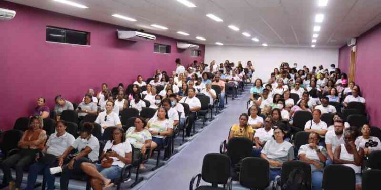 agentes-comunitarios-e-de-combate-a-endemias-passam-por-capacitacao