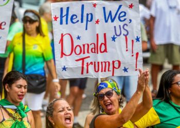 em-ato-no-rio-de-janeiro,-bolsonaro-afirma-que-nao-fugira-do-pais