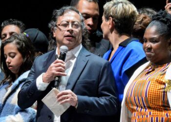 colombia:-petro-chama-atos-por-consulta-popular-de-reforma-trabalhista