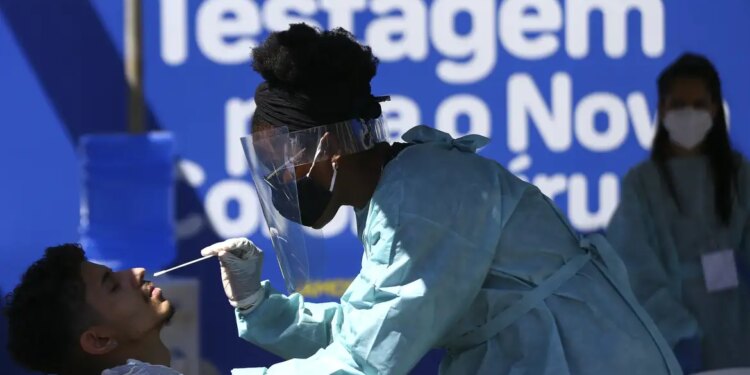 covid-19:-casos-sobem-5,09%-no-inicio-de-marco-em-comparacao-a-semana-anterior