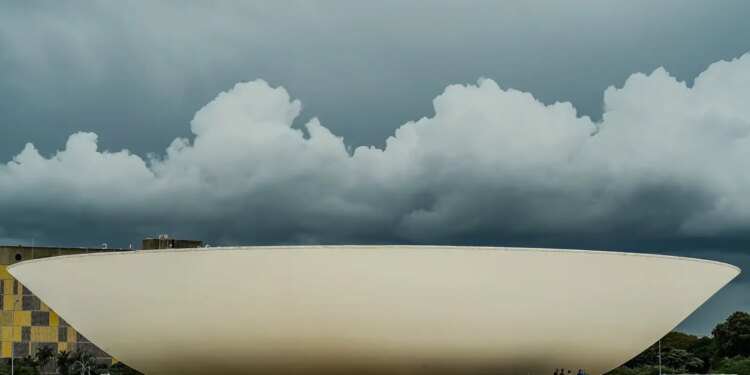 camara-cita-“convulsao”-e-pede-que-stf-adie-7-perdas-de-mandato