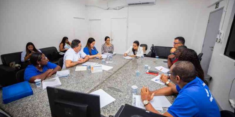 prefeita-debora-dialoga-com-representantes-do-sindacs-bahia