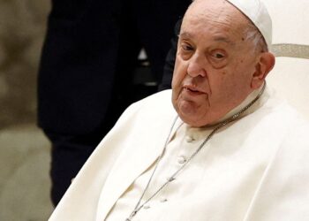 papa-pode-aparecer-neste-domingo-para-saudacao-aos-fieis,-diz-vaticano