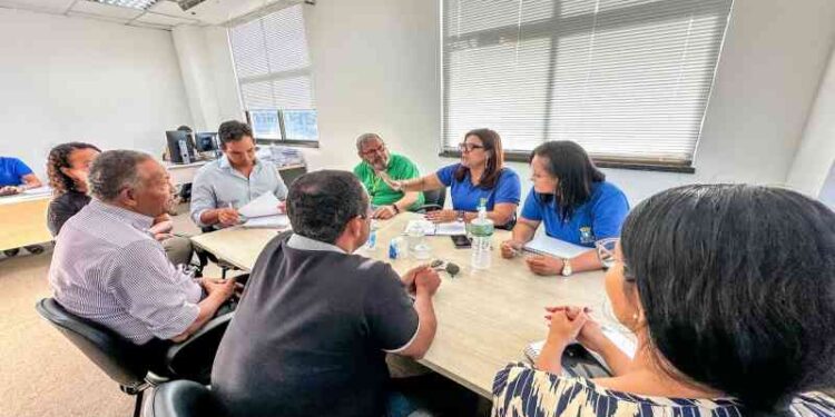 prefeitura-realiza-1a-reuniao-para-discutir-termo-de-cooperacao-com-a-accabem