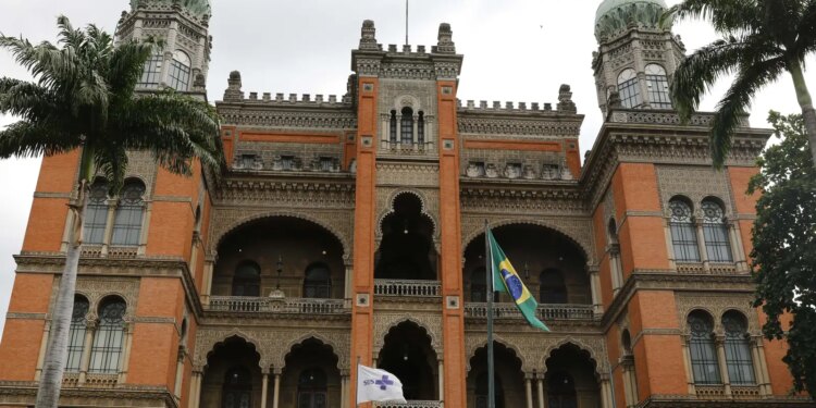 fiocruz-lanca-ia-para-ajudar-no-registro-de-pesquisas-clinicas