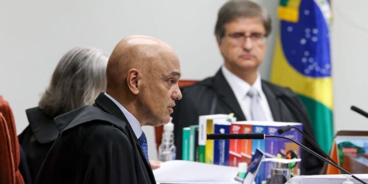 moraes-nega-que-stf-esteja-condenando-“velhinhas-com-a-biblia-na-mao”