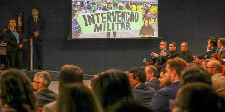 stf-tem-maioria-para-tornar-bolsonaro-1°-ex-presidente-reu-por-golpe