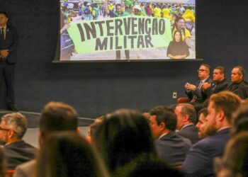 brasil-chegou-perto-de-voltar-a-ditadura,-diz-new-york-times