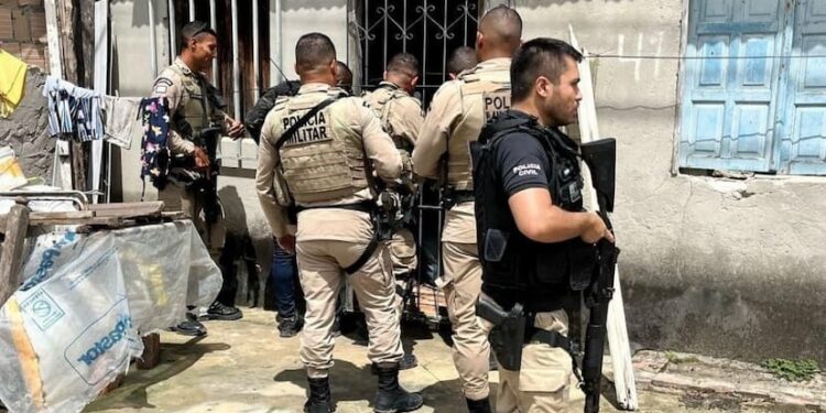 Jovem sequestrado por engano em Eunápolis é resgatado; três suspeitos presos