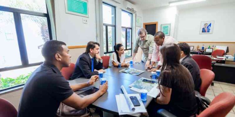 prefeita-cobra-celeridade-em-obras-de-macrodrenagem-durante-reuniao-com-a-conder