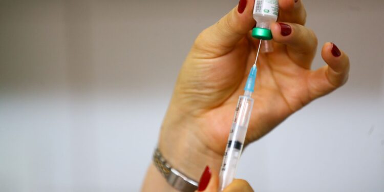 governo-ve-casos-isolados-de-sarampo,-mas-reforca-vacina-no-rio