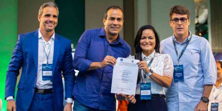 debora-regis-e-bruno-reis-assinam-termo-de-convenio-tecnico-durante-o-smart-gov-anciti