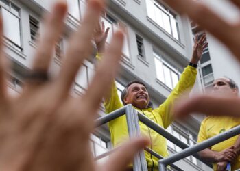 bolsonaro-nega-tentativa-de-golpe-e-diz-esperar-por-“ajuda-externa”