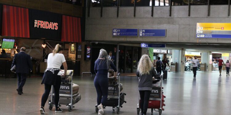 brasil-comeca-a-exigir-visto-para-cidadaos-dos-eua,-canada-e-australia