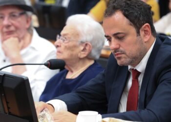 conselho-de-etica-aprova-cassacao-do-mandato-de-glauber-braga