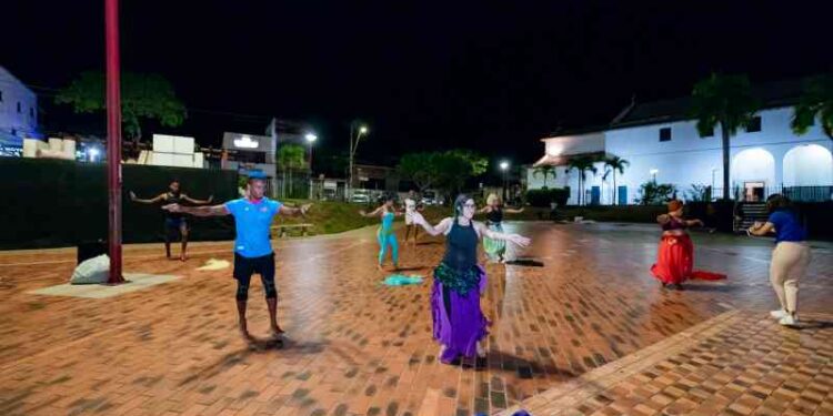 mais-de-200-artistas-se-preparam-para-apresentar-a-paixao-de-cristo-da-bahia,-em-lauro-de-freitas