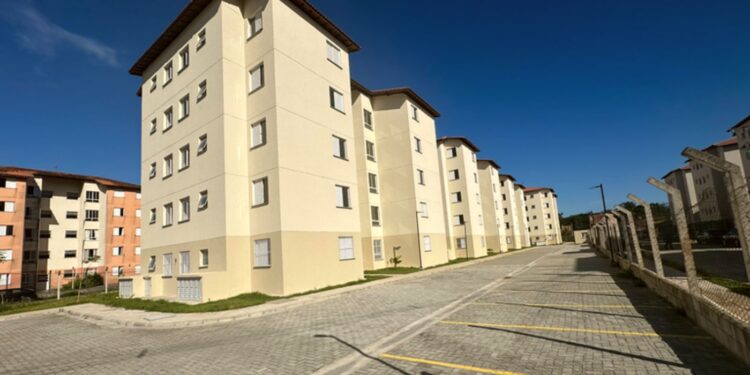 familias-afetadas-por-desastres-no-guaruja-(sp)-recebem-moradias-seguras