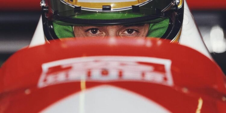 time-portugues-estoril-usara-uniforme-inspirado-em-ayrton-senna