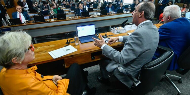 pec-do-fim-da-reeleicao-para-chefes-do-executivo-avanca-no-senado