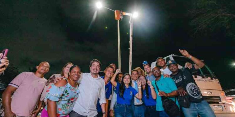 programa-banho-de-luz-chega-a-estrada-do-coco-e-garante-uma-via-mais-iluminada-e-mais-segura