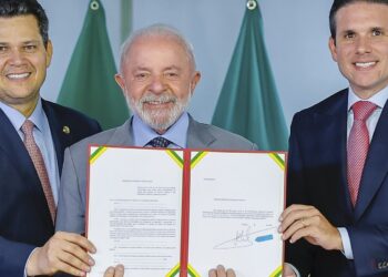 lula-entrega-pec-da-seguranca-publica-para-tramitacao-no-congresso