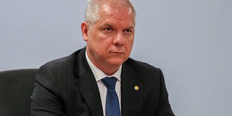 lula-determina-demissao-do-presidente-do-inss