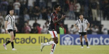 libertadores:-sao-paulo-supera-libertad-e-assume-lideranca-do-grupo-d