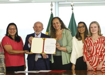 lula-sanciona-leis-para-protecao-de-direitos-das-mulheres
