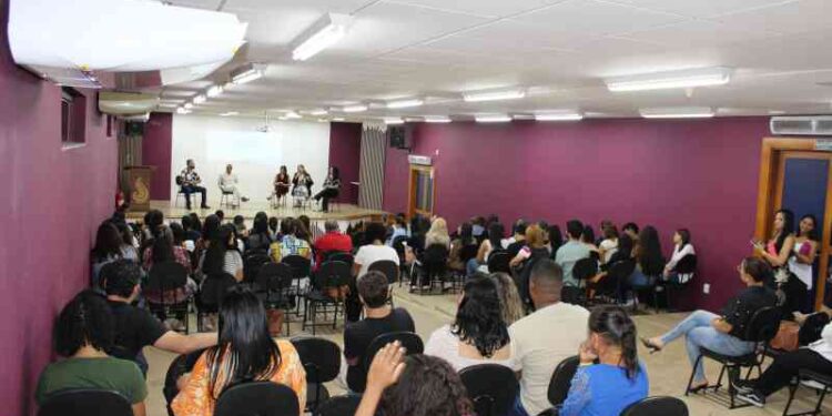 gestores-debatem-saude-mental-durante-simposio