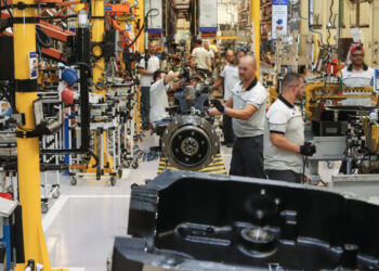 cni:-pessimismo-aumentou-em-15-setores-da-industria-e-entre-todos-os-portes-de-empresa