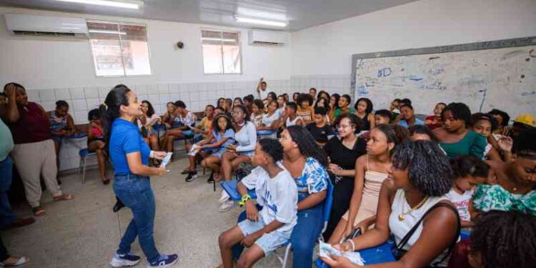 prefeita-debora-prestigia-dia-d-da-familia-na-escola-realizado-neste-sabado-(26)