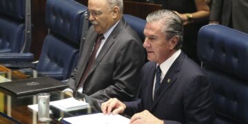 moraes-da-48-horas-para-defesa-informar-estado-de-saude-de-collor