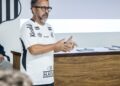 ex-auxiliar-de-tite,-cleber-xavier-debuta-como-tecnico-no-santos
