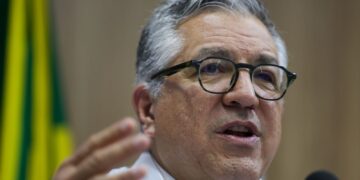 brasil-deve-chegar-a-635,7-mil-medicos-em-2025;-mulheres-sao-maioria