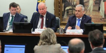 ccj-analisa-suspensao-de-acao-contra-bolsonaro-e-ramagem-no-stf