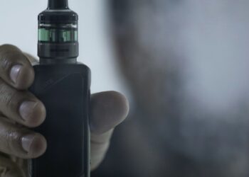 plataformas-devem-remover-propagandas-de-cigarros-eletronicos