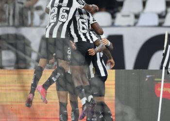 copa-do-brasil:-botafogo-goleia-e-encaminha-classificacao-para-oitavas