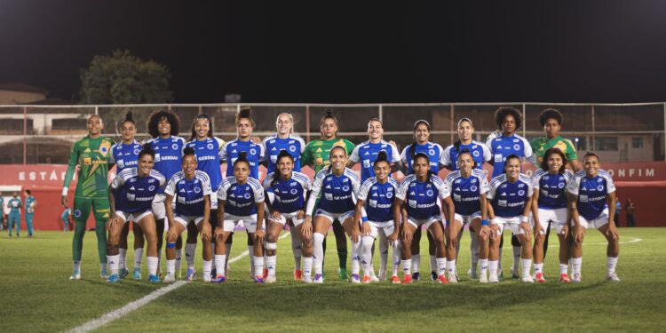 cruzeiro-derrota-real-brasilia-para-liderar-o-brasileiro-feminino
