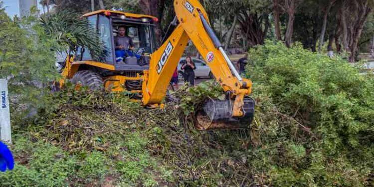 acao-de-limpeza-no-rio-joanes-visa-minimizar-efeitos-das-fortes-chuvas