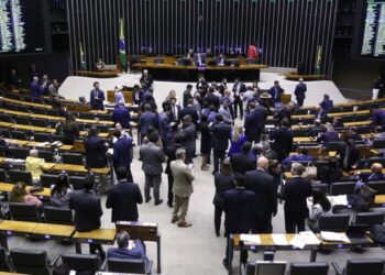 camara-aprova-projeto-que-amplia-numero-de-deputados-federais