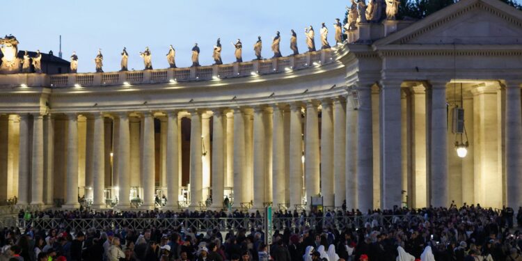 conclave:-vaticano-tem-fumaca-preta-apos-nova-votacao-do-conclave