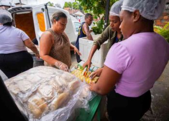 prefeitura-segue-auxiliando-familias-afetadas-pela-chuva
