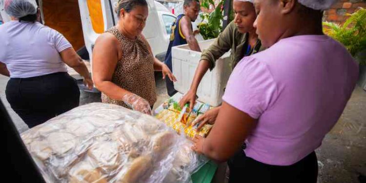 prefeitura-segue-auxiliando-familias-afetadas-pela-chuva