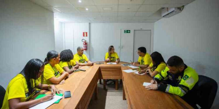 acoes-educativas-do-maio-amarelo-visam-um-transito-mais-seguro-em-lauro-de-freitas