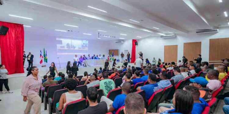 prefeita-debora-participa-de-debate-sobre-regulamentacao-de-motoristas-de-aplicativo