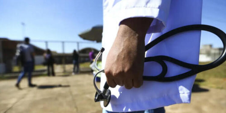 falta-de-medicos-lidera-lista-de-desafios-na-saude,-segundo-estudo-da-firjan