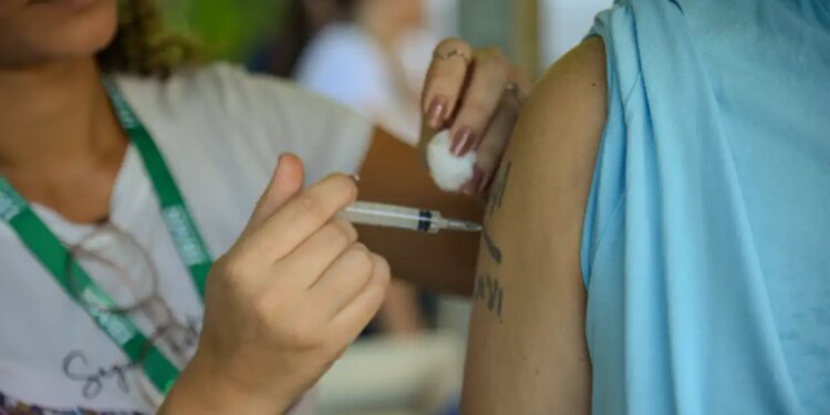 dia-d-de-vacinacao-contra-gripe:-unidades-basicas-de-saude-se-mobilizam-neste-sabado-(10)