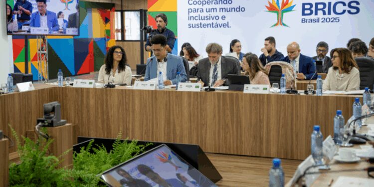 segundo-dia-de-brics-tem-alinhamento-de-acoes-conjuntas-para-enfrentar-desastres-climaticos